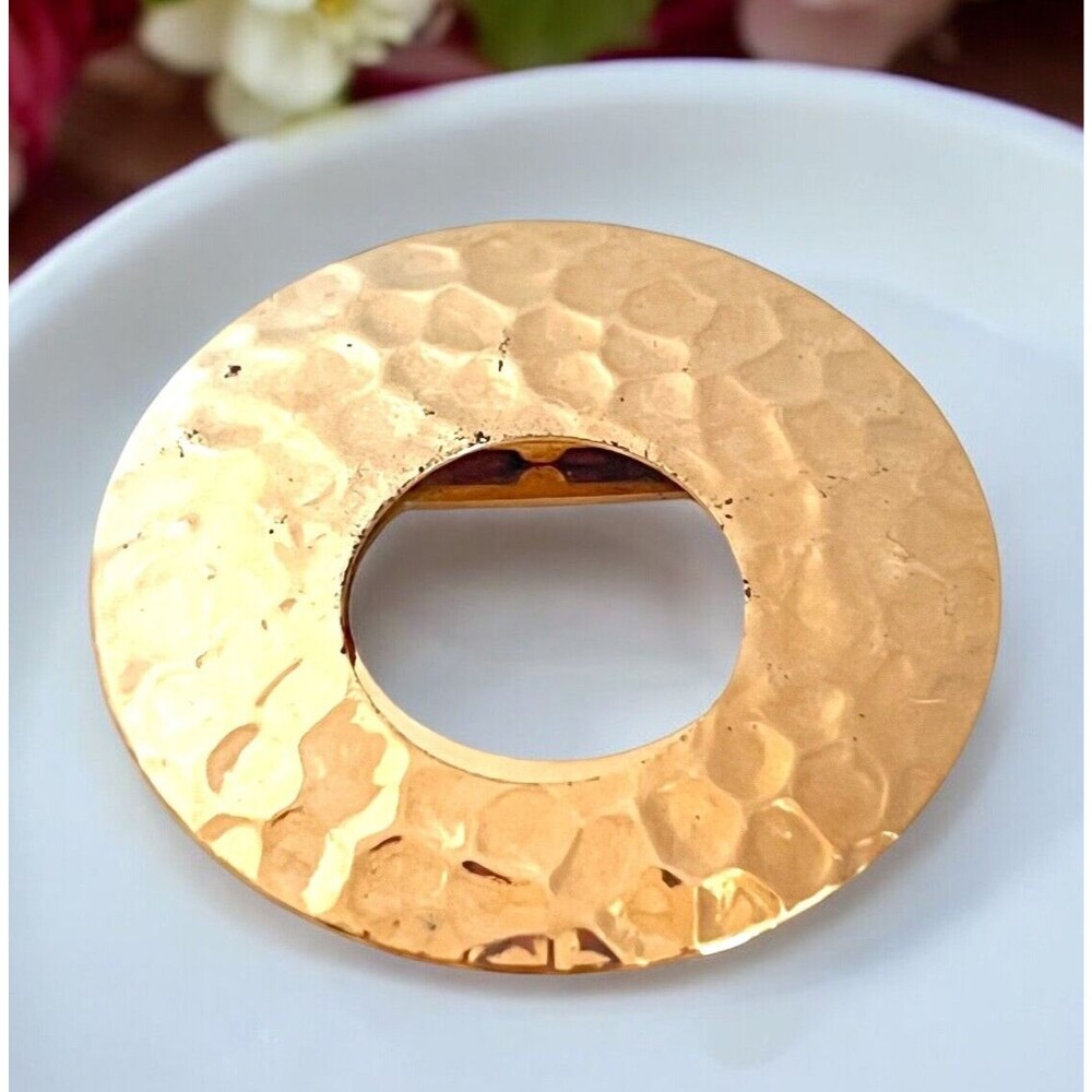 Vintage 1970s Scarf Clip Gold Tone Hammered Circle Minimalist Accessory - 13H